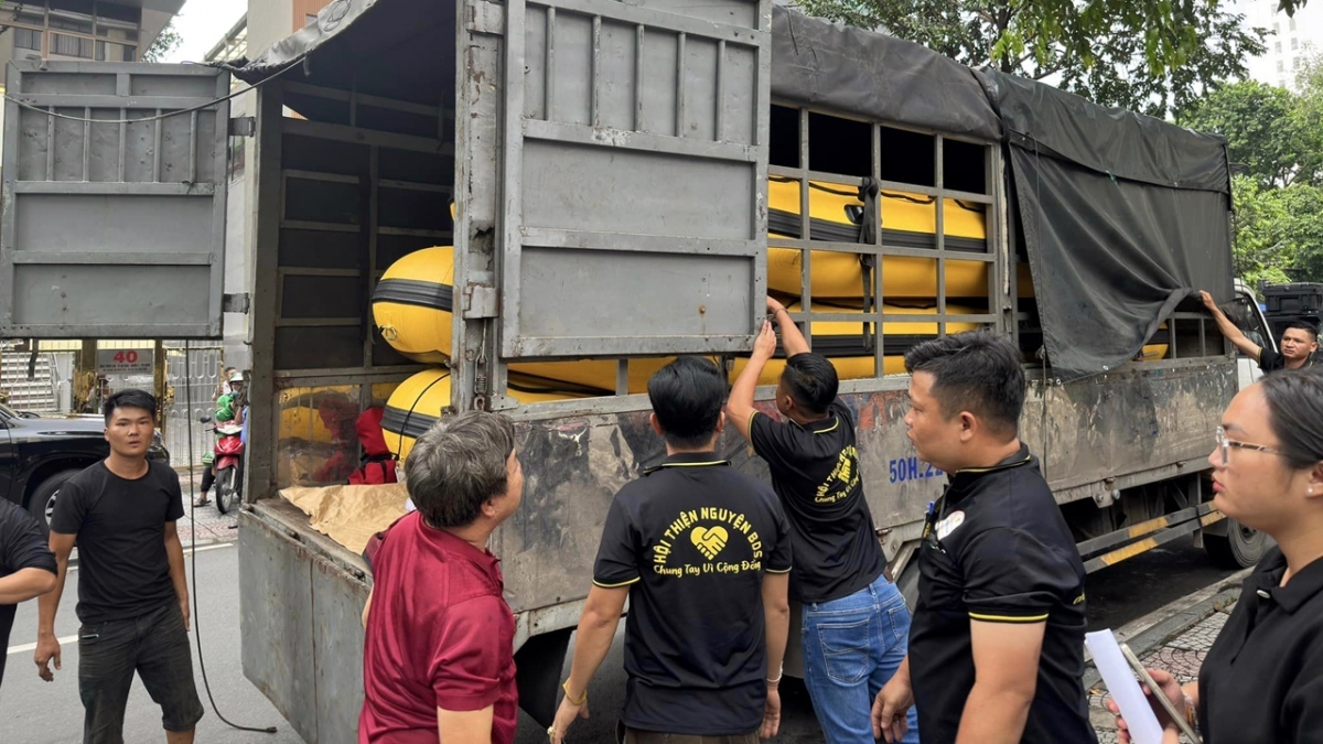 HCM City delivers relief supplies to disaster hit people in northern localities